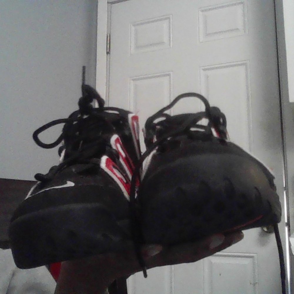 spray paint uptempos